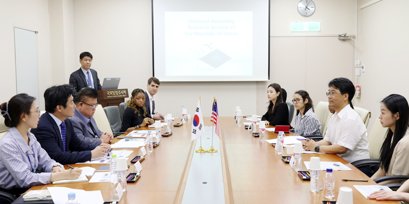 Student Delegation from the George Washington University’s Institute for Korean Studies Visits the NARS