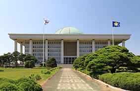 이슈와논점 범죄피해자 공판기록 열람·등사제도 개선 방안 (최근 소위 부산 돌러차기 사건과 관련하여 현행피해자 공판기록 열람... 2023.06.27)